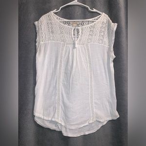 Lucky Brand white shirt. Size medium